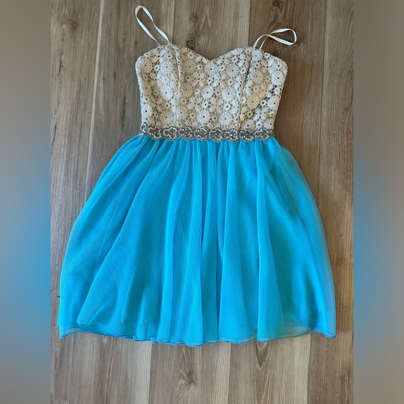 City Studio Prom Dress 1 Juniors NWT - Picture 1 of 9